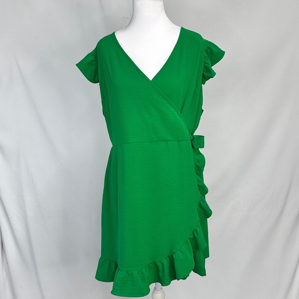 Emma & Michele Sz L Faux Wrap Romper Women's Green Ruffle V-Neck‎ Flirty Summer